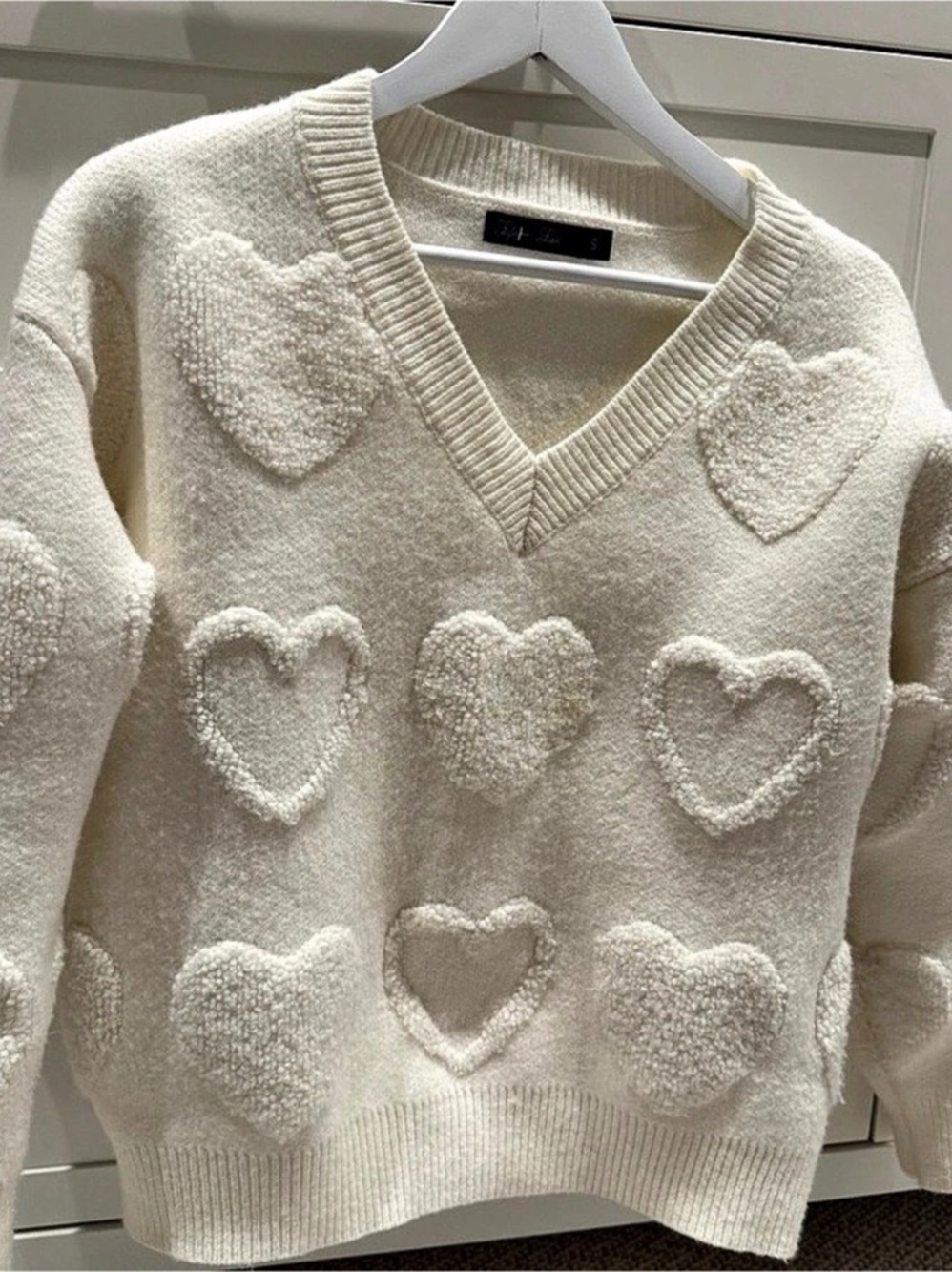 Lyla + Luxe Ivory Textured Heart V-Neck Sweater